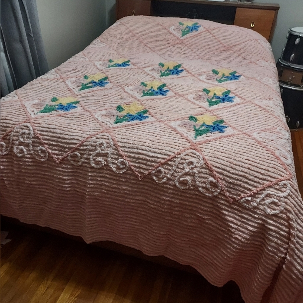 Vintage Chenille Bedspread Pretty in Peach with Multicolored Pattern
